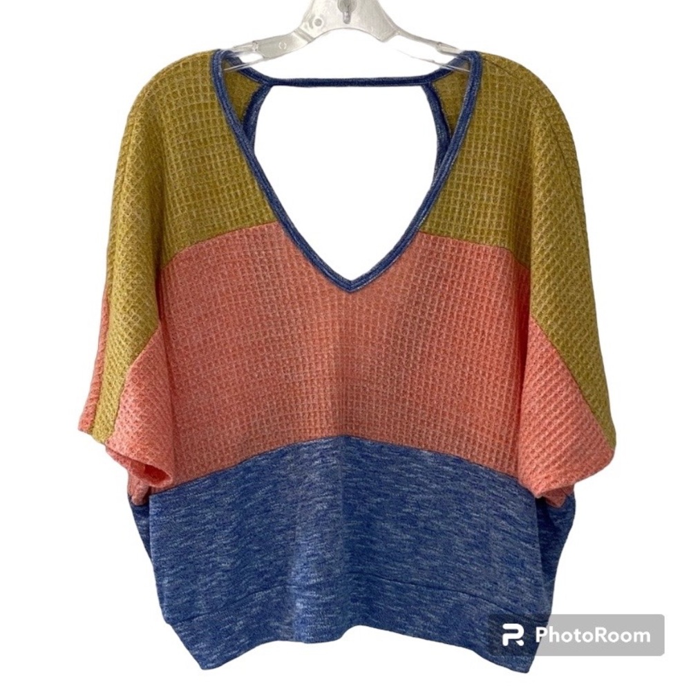 A Father’s Love V-Neck Open Back Crop Top Size Small
